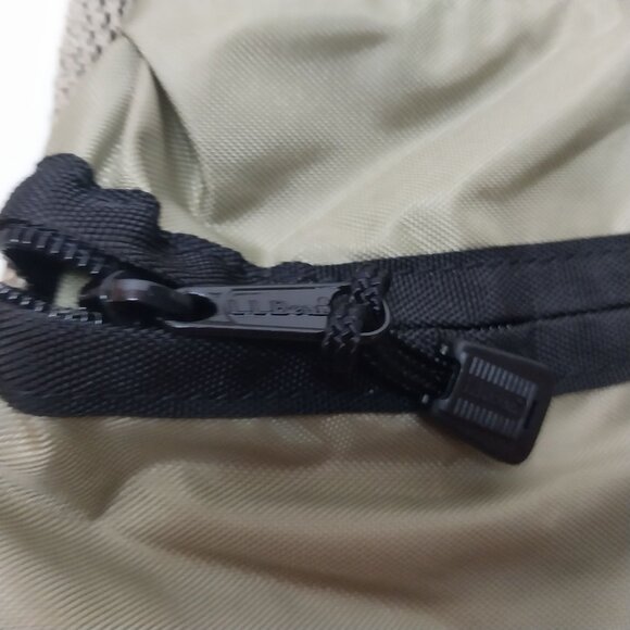 L.L. Bean Traveler Mesh Sling Bag Adjustable Strap Khaki Tan Day Pack NEW GIFT - Picture 6 of 8